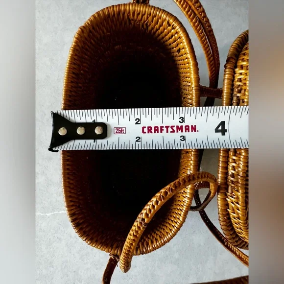 Woven Handbag - Picture 6 of 11